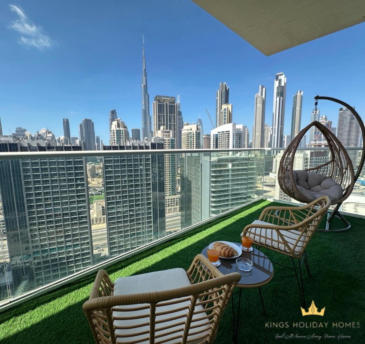 Reva Burj Khalifa View ,kings * دبي